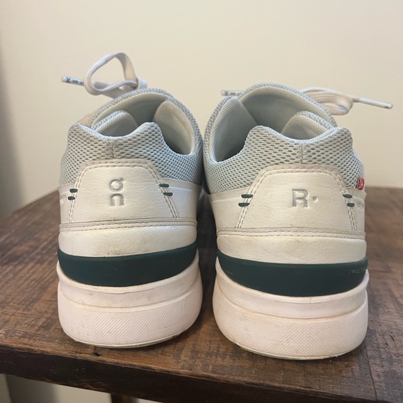 ON Running white Roger tennis shoes - Picture 3 of 7